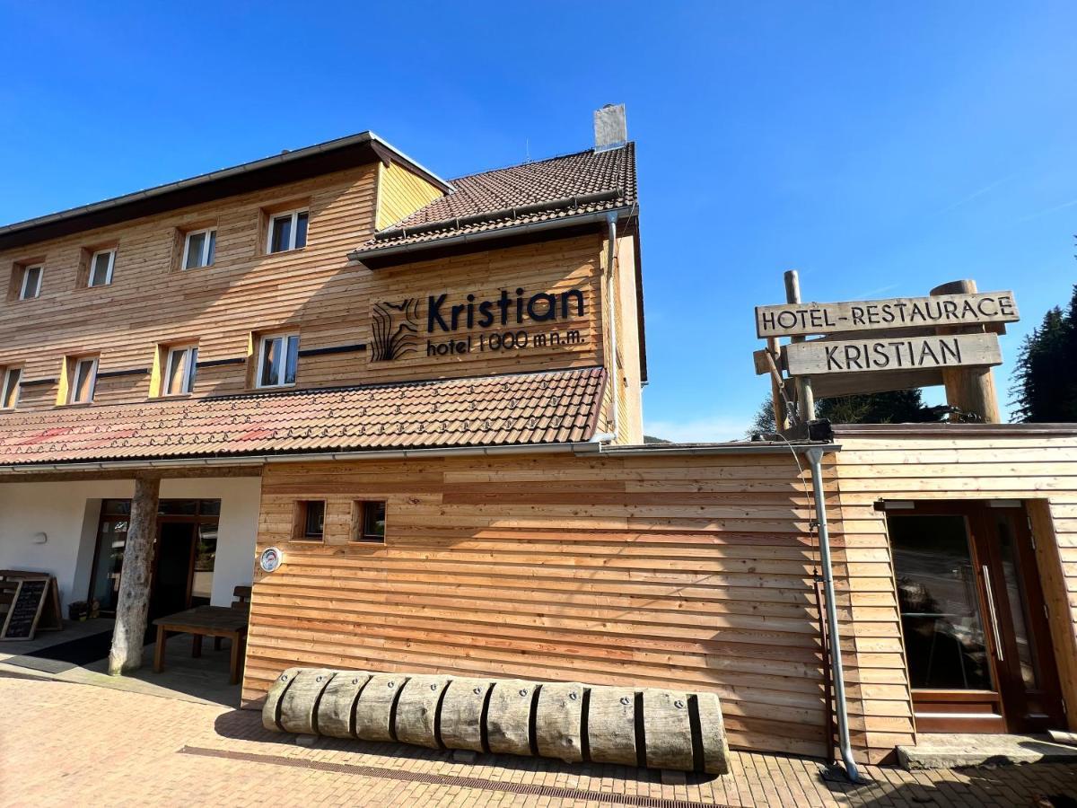 Hotel Kristian กูโบวาฮุท ภายนอก รูปภาพ